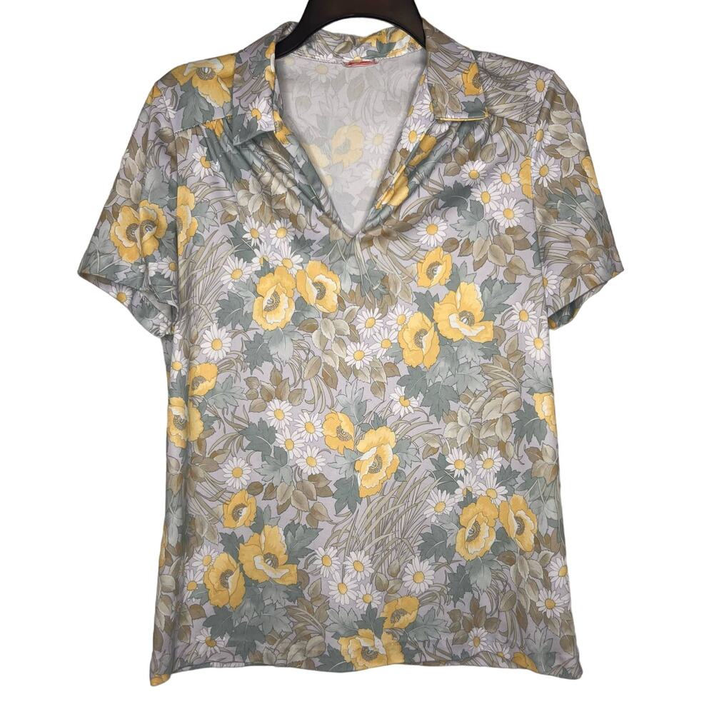 Vintage 70s Floral Short Sleeve Top V Neck Spread Dart Collar MCMSize Medium